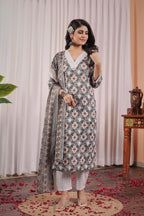 ANVERI TEXTILE COTTON V NECK THREE FOURTH SLEEVE THREE PIECE