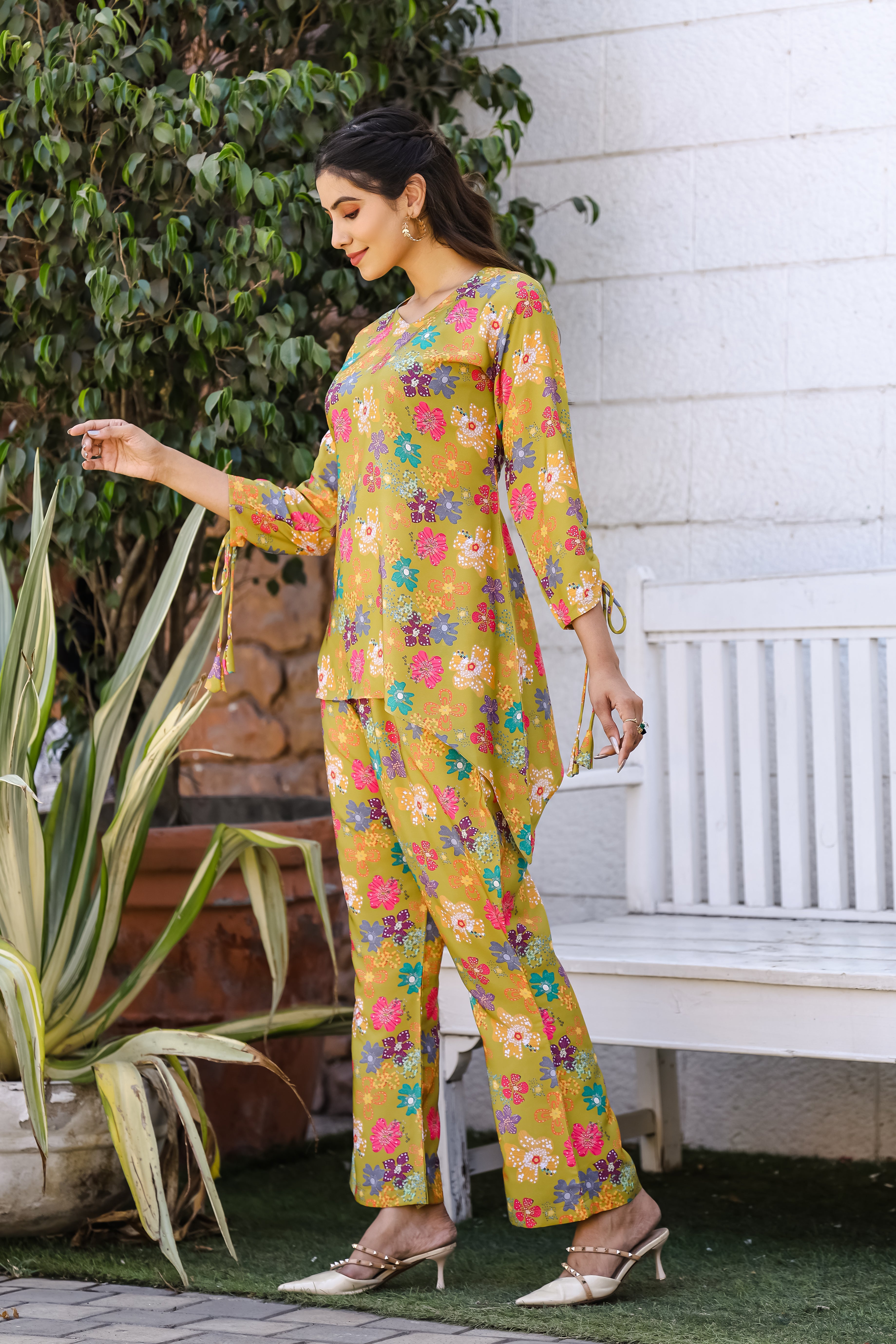 184_sonali_yellow